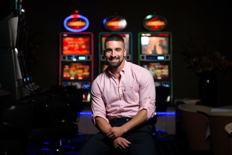 Gem Saviour paytable and betting controls on paito pcso